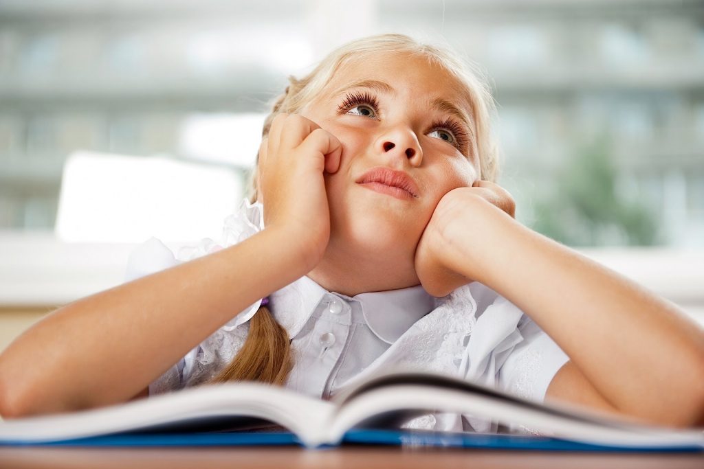 Çocuklarda Dikkat Eksikliği Neden Olur? Belirtileri ve Tedavi Yöntemleri Nelerdir?